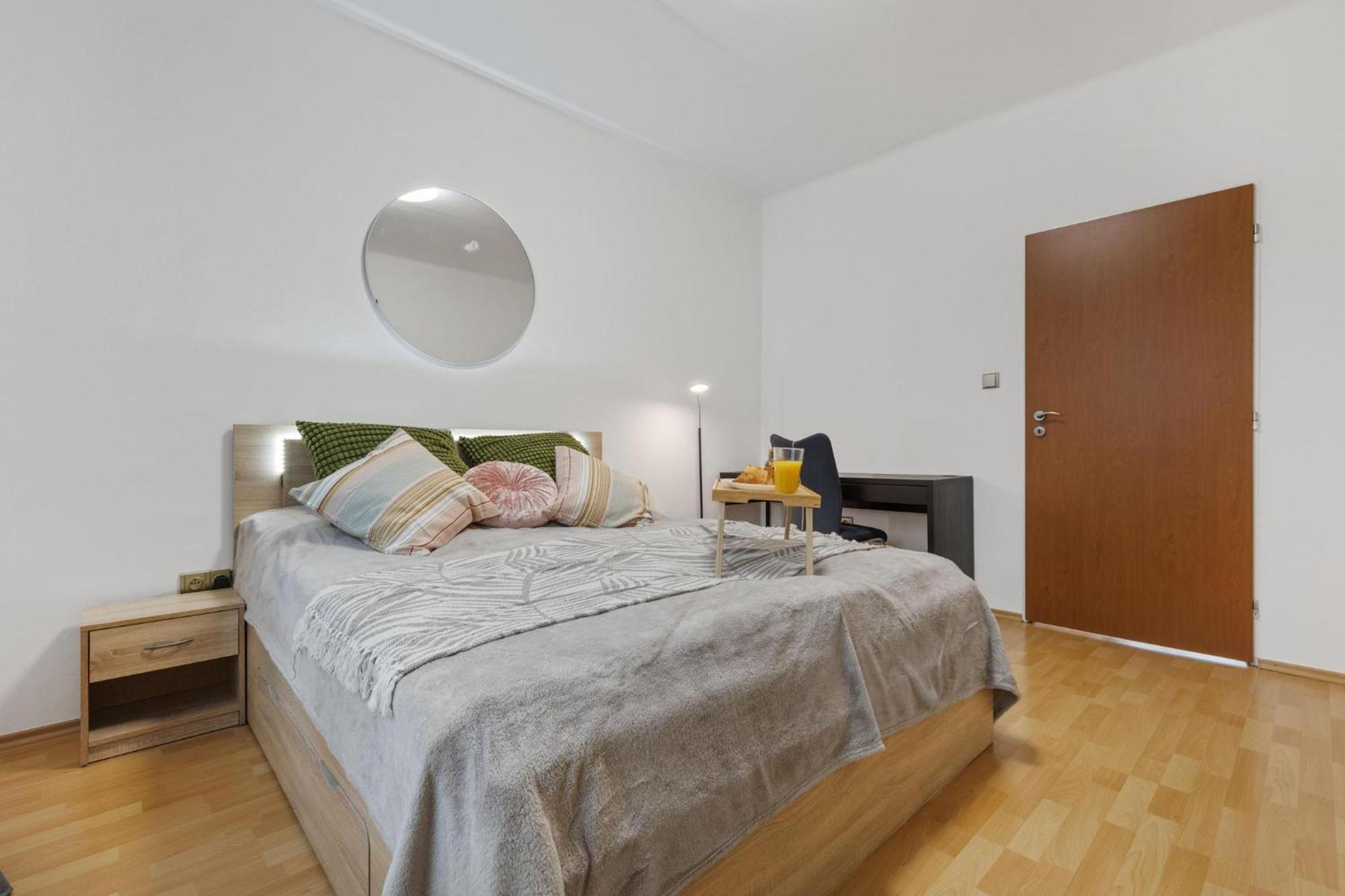Klimatizovany Self Check-In Apartman Ruzinov Bratislava Luaran gambar
